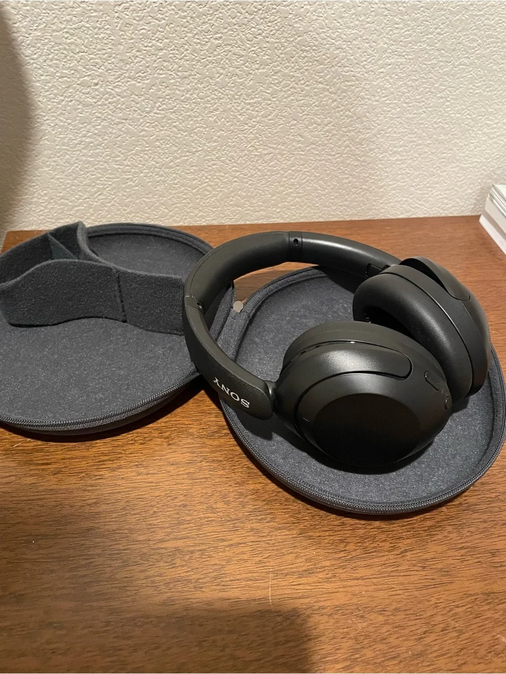 Sony WH-XB910N Wireless Bluetooth Over Ear Headphones with Case and Charger